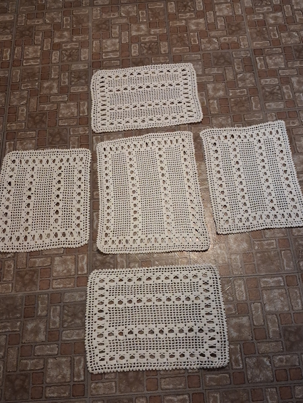 Set of 5 Hand-Crocheted White Placemats And Center Peice